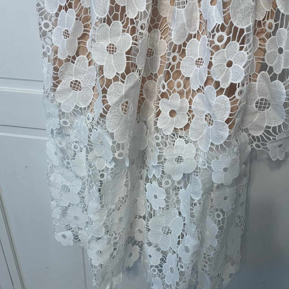 Just Me NWOT White & Nude Floral Lace Tiered Sleeveless Midi Dress - Picture 5 of 12